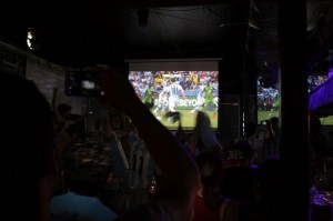 Argentinians watching the World Cup in Be'er Sheva